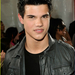 taylor-lautner-demi-lovato-2009-kids-choice-awards-10